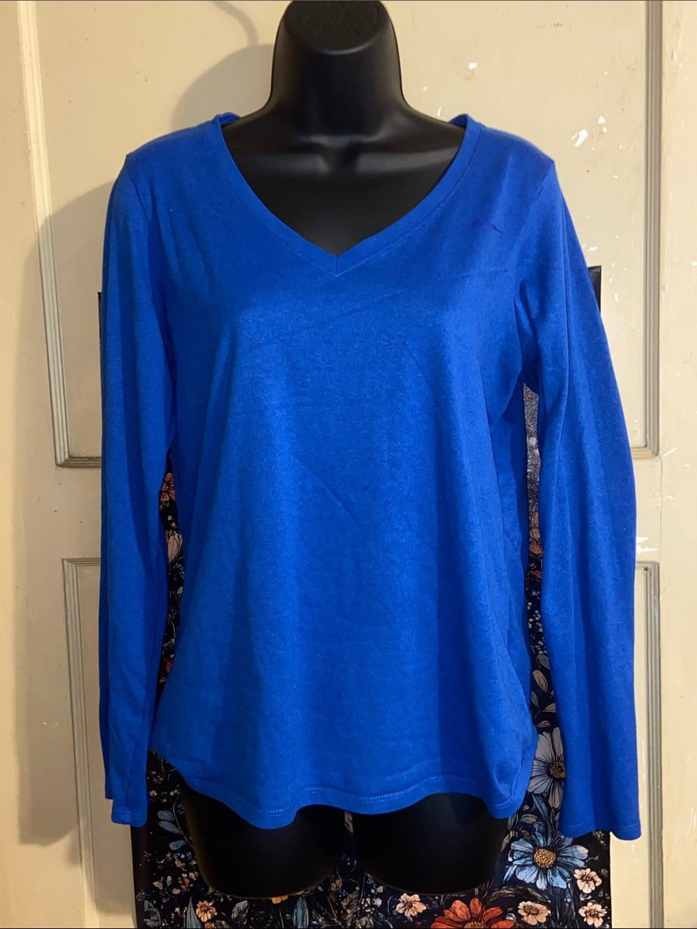 BLUE NIKE DRI FIT LONG SLEEVE T-SHIRT V Neck Women’s